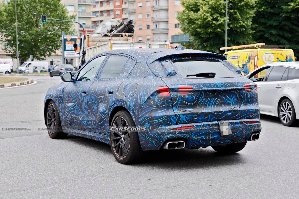 Nuovo Maserati Grecale foto spia Torino