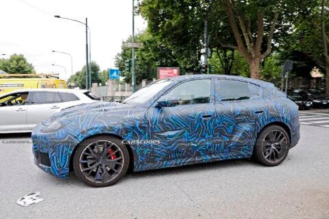 Nuovo Maserati Grecale foto spia Torino