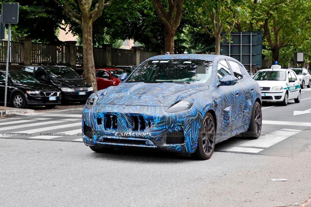 Nuovo Maserati Grecale foto spia Torino