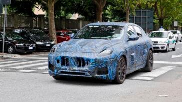 Nuovo Maserati Grecale foto spia Torino