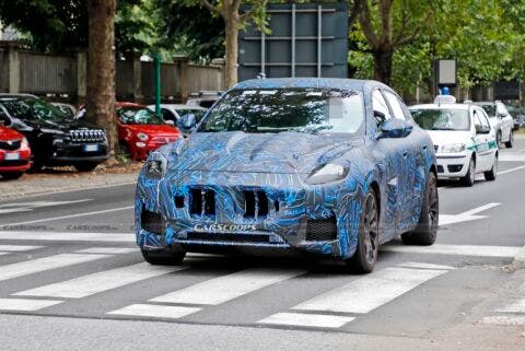 Nuovo Maserati Grecale foto spia Torino