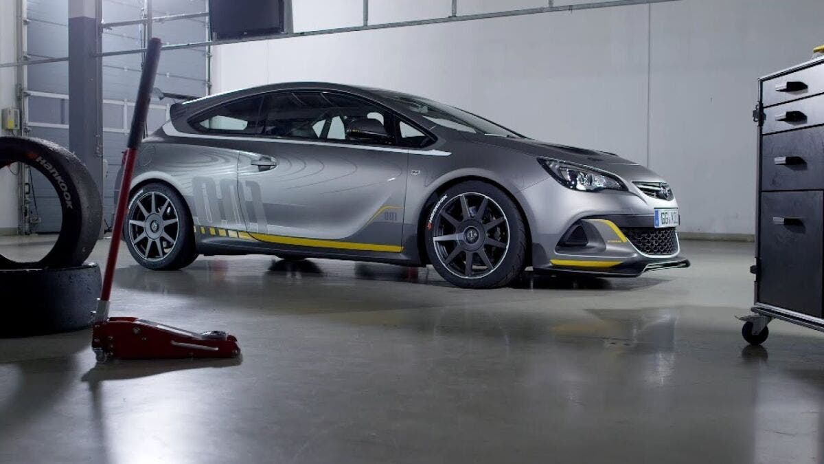 Opel Astra OPC Extreme