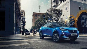 Peugeot e-2008 Allure Pack finanziamento