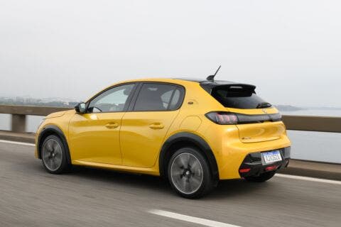 Peugeot e-208 GT Brasile
