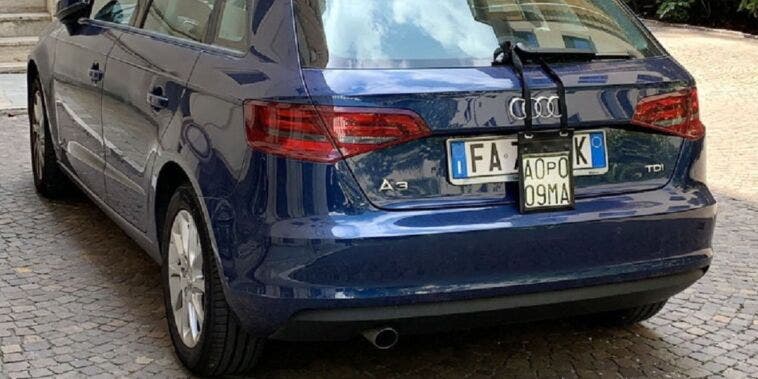 Targa prova su auto immatricolata: c'è quasi il sì 