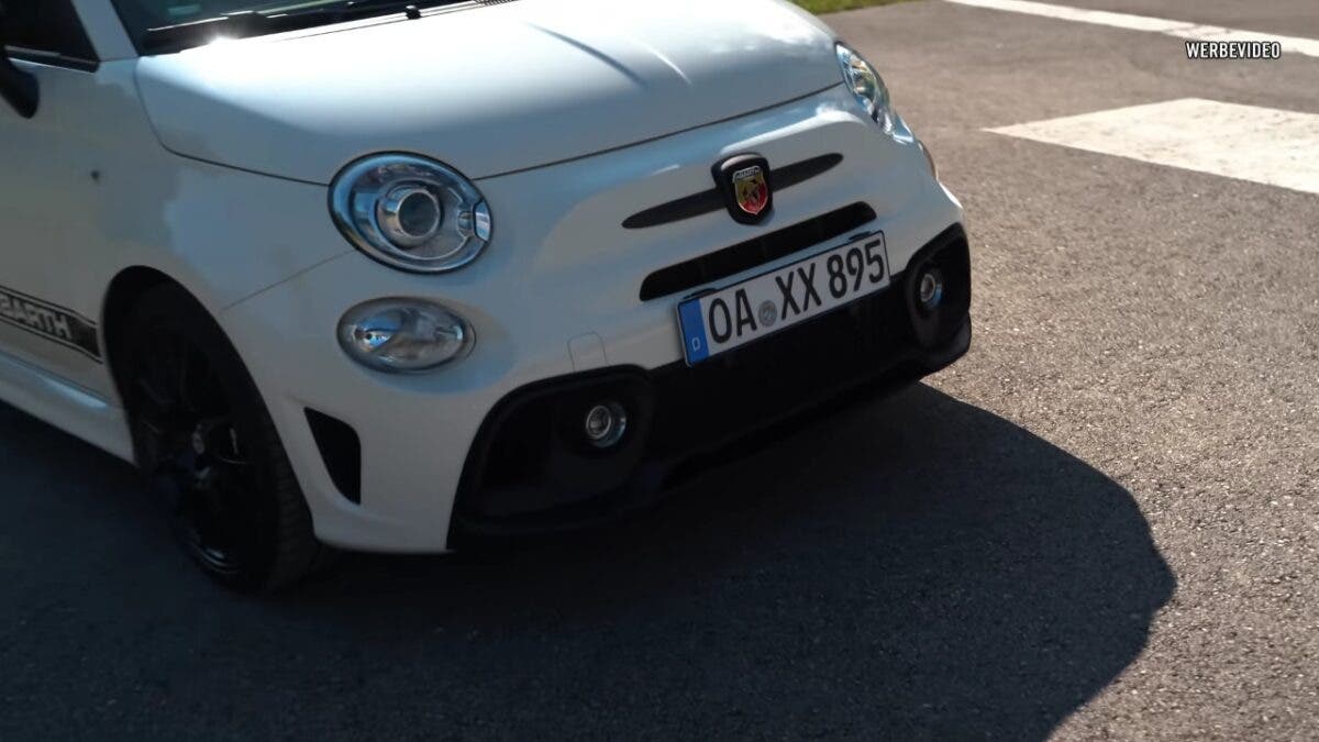 Abarth 595 Competizione vs Mercedes Classe X modificato drag race