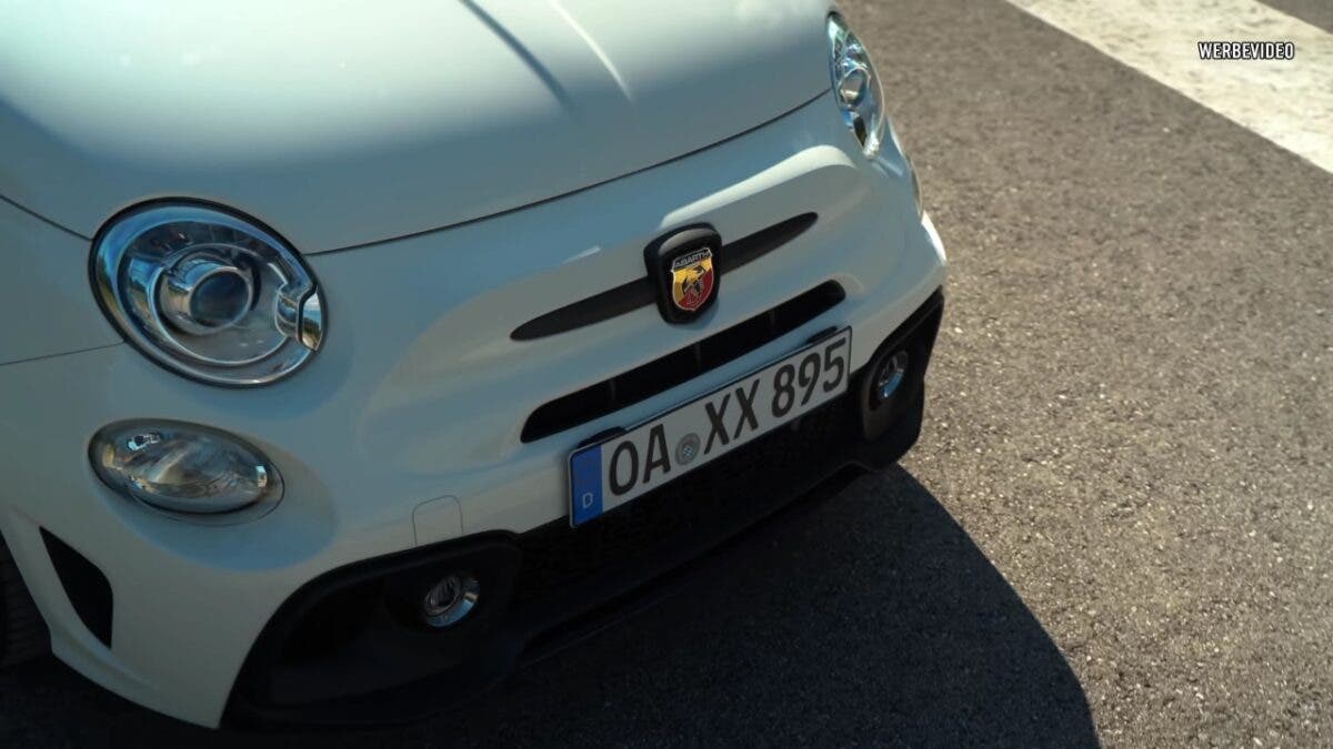 Abarth 595 Competizione vs Mercedes Classe X modificato drag race