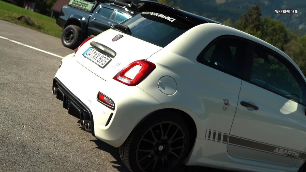 Abarth 595 Competizione vs Mercedes Classe X modificato drag race