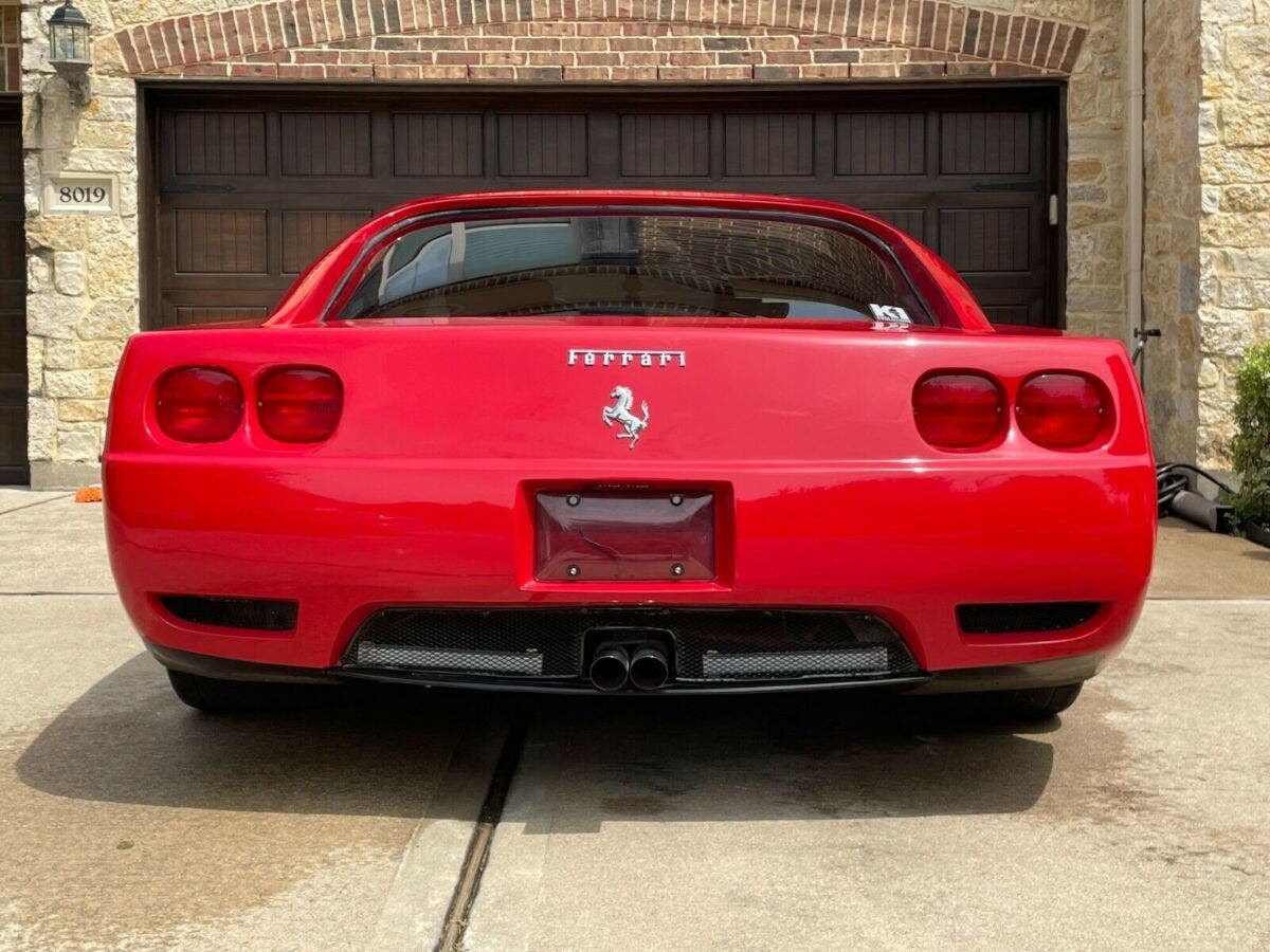 Chevrolet Camaro 1985 replica Ferrari