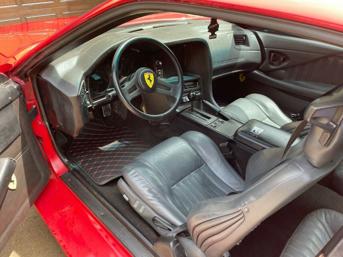 Chevrolet Camaro 1985 replica Ferrari