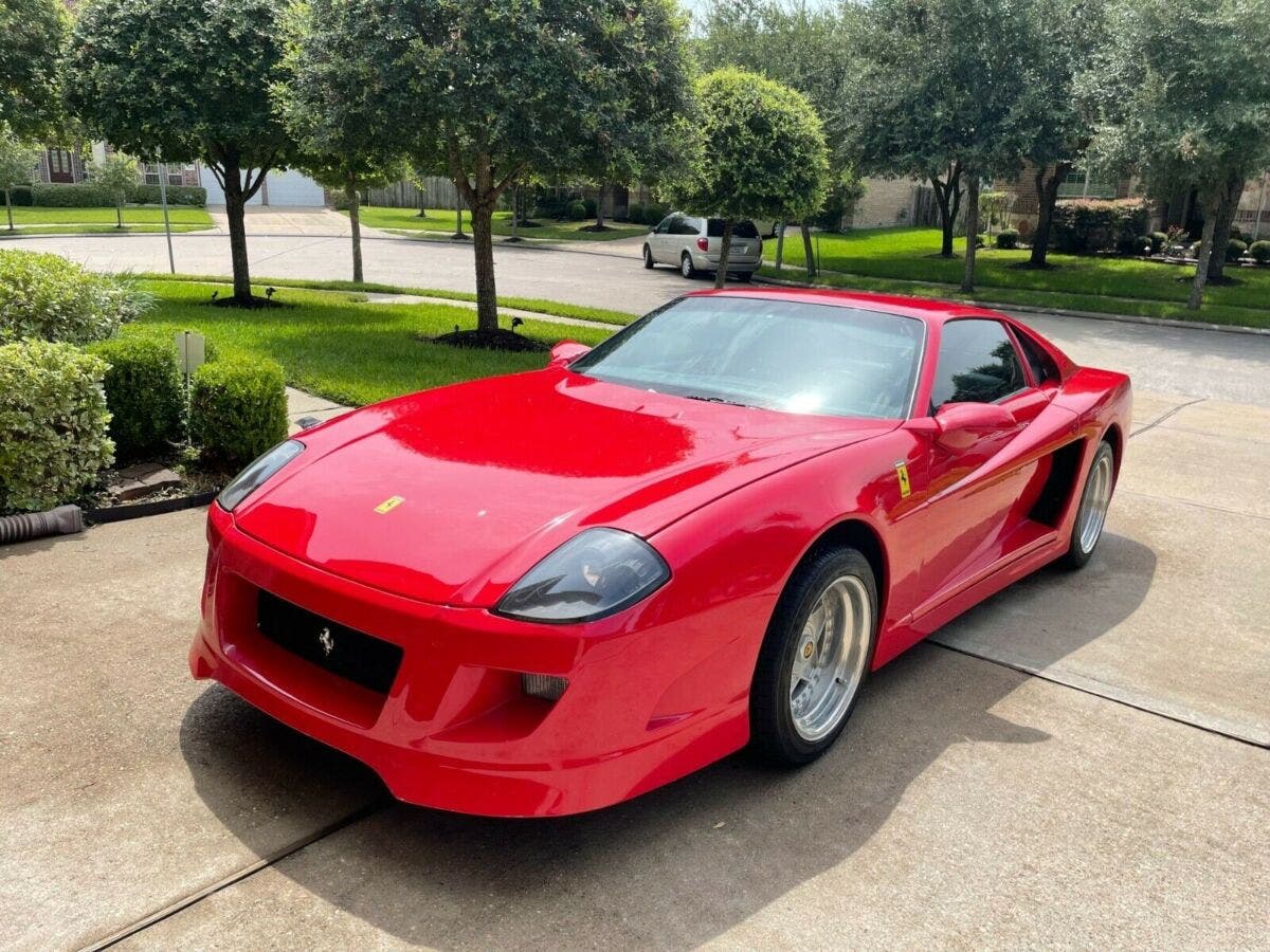 Chevrolet Camaro 1985 replica Ferrari