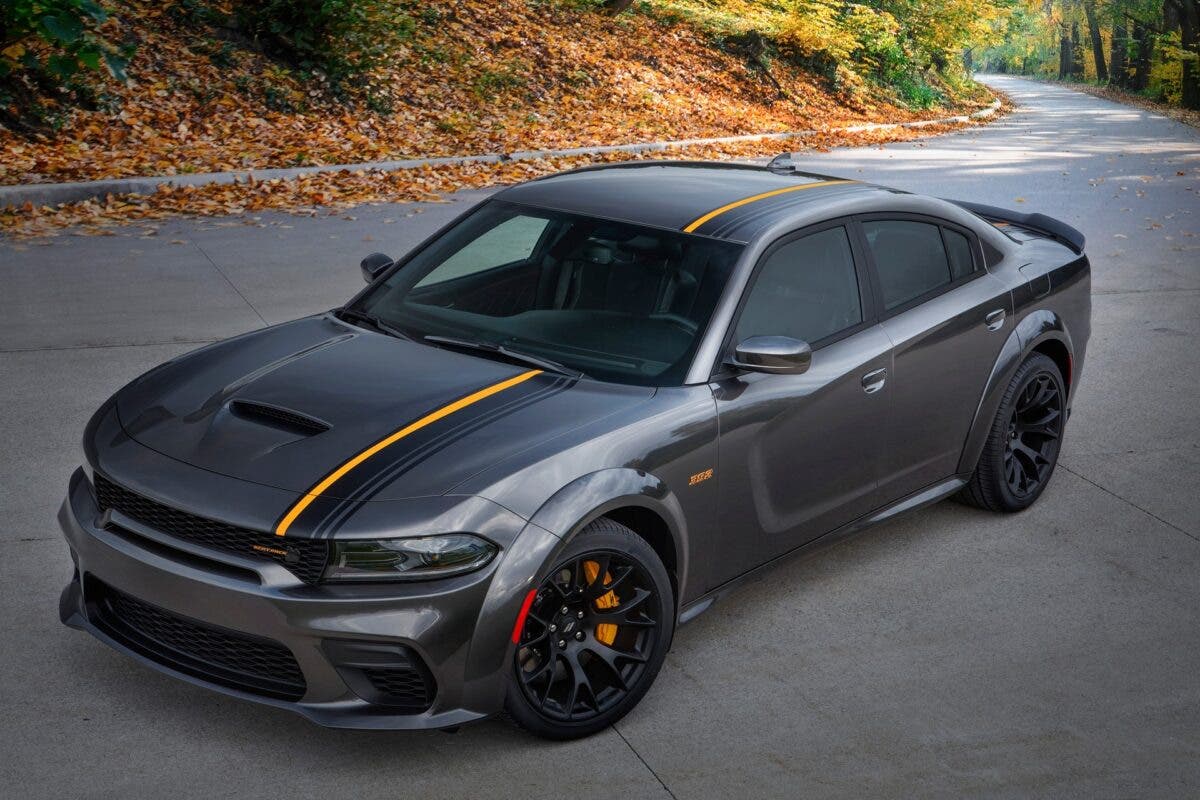 Dodge Charger e Challenger Hemi Orange e SRT Black