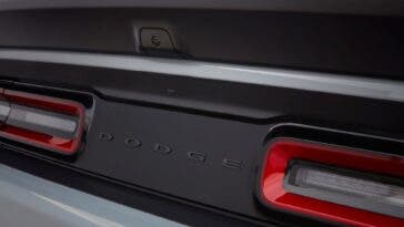 Dodge Charger e Challenger Hemi Orange e SRT Black