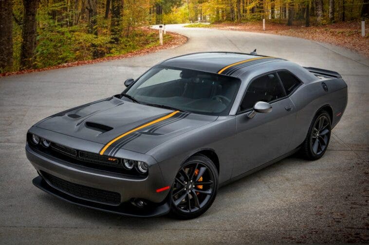 Dodge Charger e Challenger Hemi Orange e SRT Black