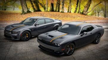 Dodge Charger e Challenger Hemi Orange e SRT Black