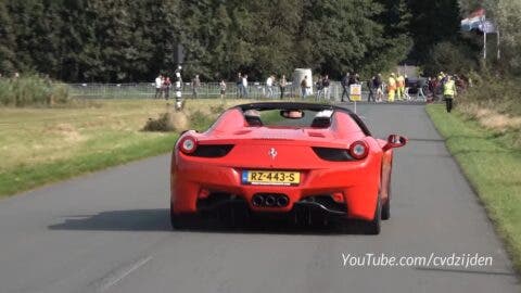 Ferrari 458 Spider vs Rolls-Royce Ghost drag race