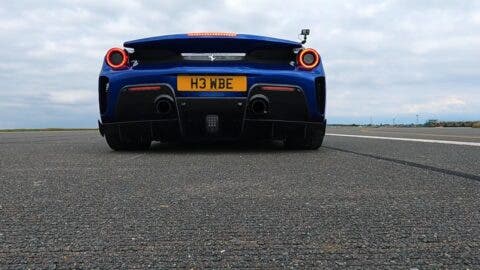 Ferrari 488 Pista vs Volkswagen Golf TDI drag race