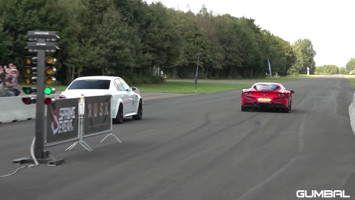 Ferrari F8 Tributo vs BMW M5 V10 drag race