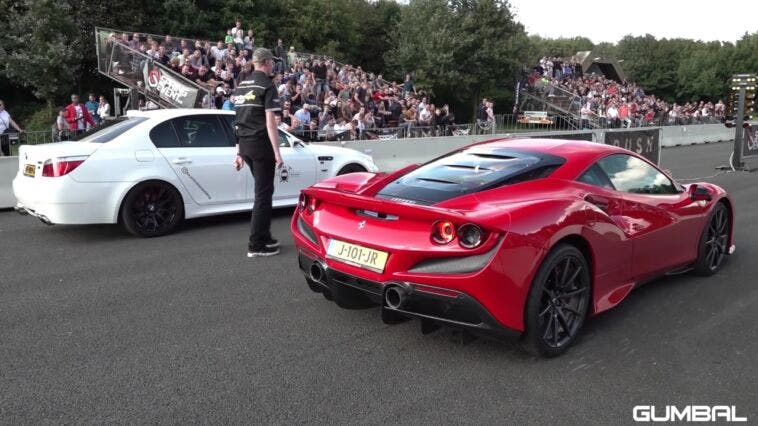 Ferrari F8 Tributo vs BMW M5 V10 drag race