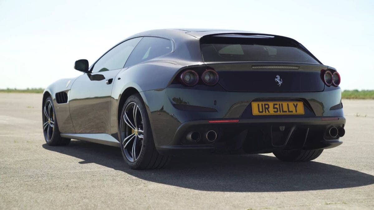 Ferrari GTC4Lusso vs Bentley Continental GT V8 drag race