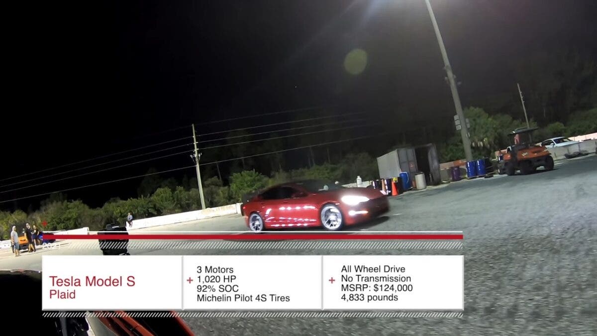 Ferrari SF90 Stradale vs Tesla Model S Plaid drag race