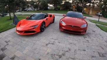 Ferrari SF90 Stradale vs Tesla Model S Plaid drag race