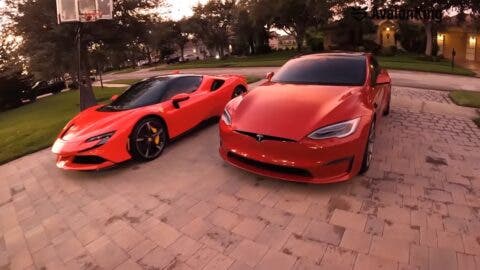 Ferrari SF90 Stradale vs Tesla Model S Plaid drag race