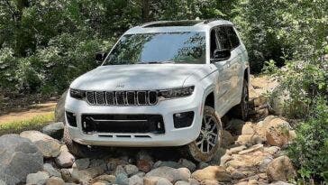 Jeep Grand Cherokee L Wards 10 Best Interiors List 2021