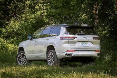 Jeep Grand Cherokee L Wards 10 Best Interiors List 2021