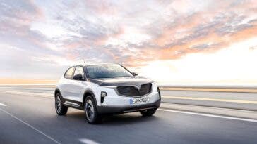 Lancia Ypsilon crossover compatto elettrico render