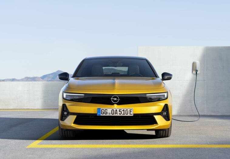 Nuova Opel Astra ordini Italia