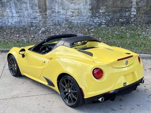 Alfa Romeo 4C Spider 2016 Giallo Prototipo asta