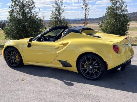 Alfa Romeo 4C Spider 2016 Giallo Prototipo asta