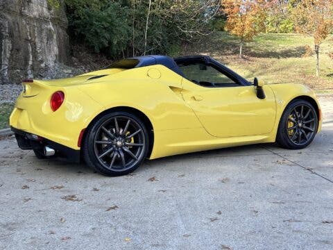Alfa Romeo 4C Spider 2016 Giallo Prototipo asta