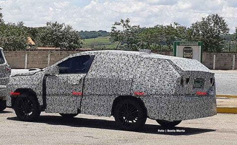 Fiat Fastback 2023 prototipo foto spia