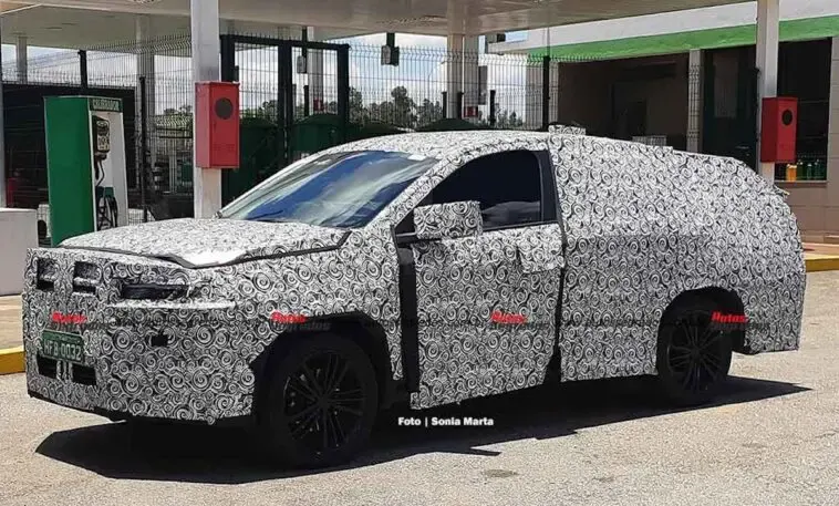 Fiat Fastback 2023 prototipo foto spia