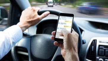 Multa smartphone alla guida