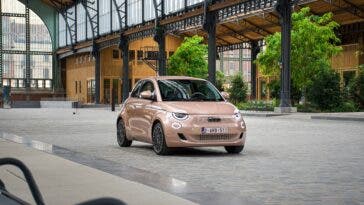 Nuova Fiat 500 Elettrica Best Car Award 2021