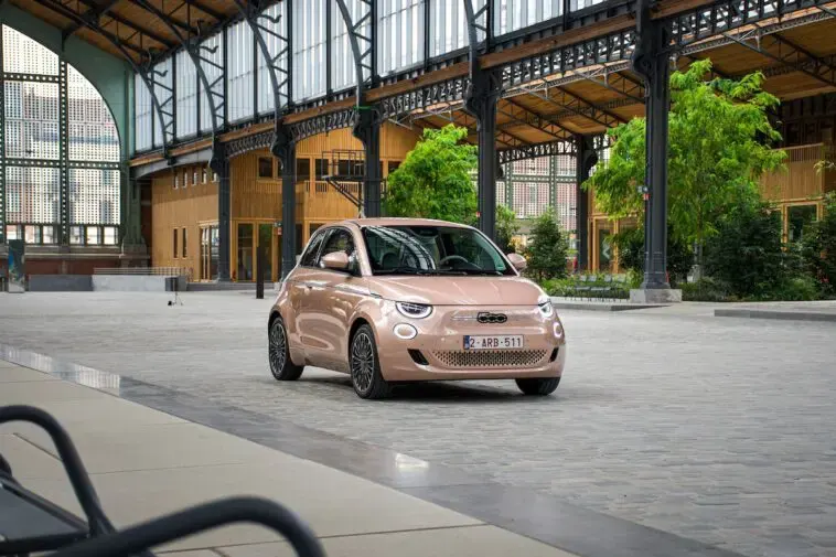 Nuova Fiat 500 Elettrica Best Car Award 2021