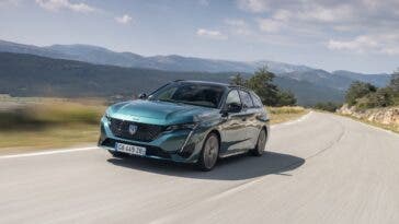 Nuova Peugeot 308 premio Car of the Year 2022