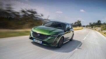Nuova Peugeot 308 premio Car of the Year 2022