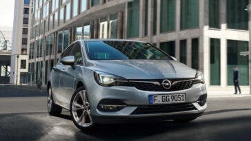Opel Astra Business Elegance finanziamento