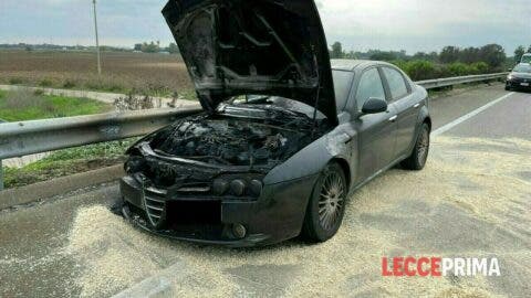 Alfa Romeo 159 in fiamme