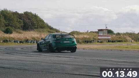 Alfa Romeo Giulia GTAm vs BMW M3 Competition