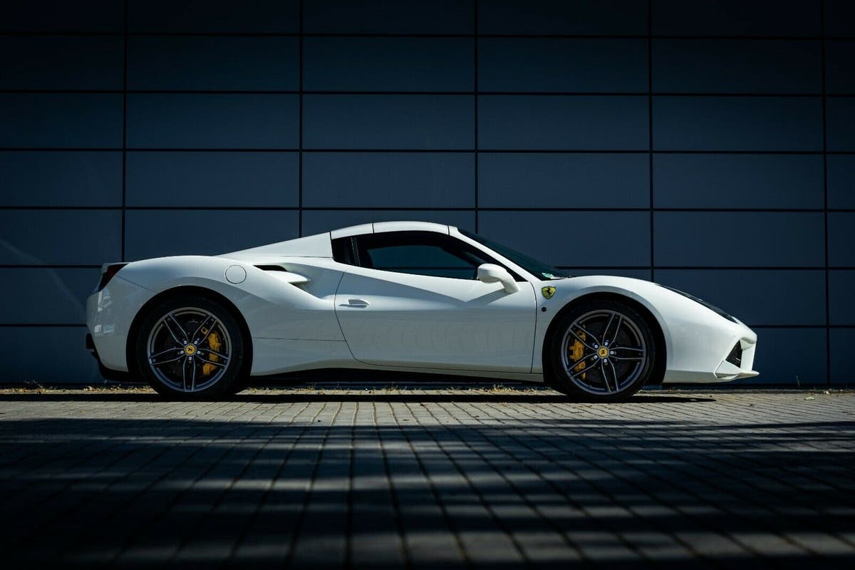 Ferrari 488 Spider Robert Lewandowski asta