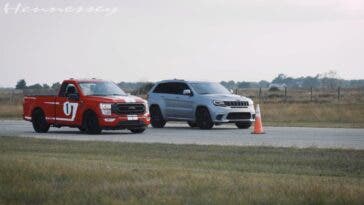 Jeep Grand Cherokee Trackhawk vs Ford F-150 drag race