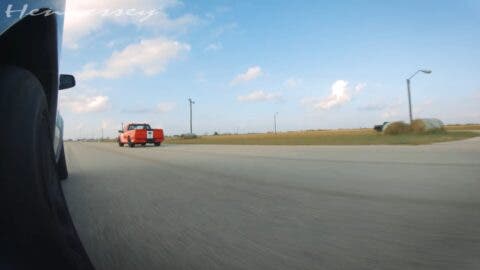 Jeep Grand Cherokee Trackhawk vs Ford F-150 drag race
