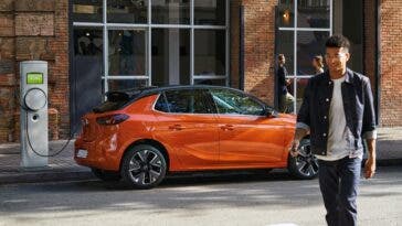 Opel veicoli elettrici ricarica rapida 100 kW