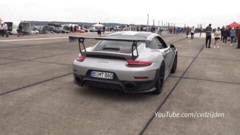 Ferrari 488 Pista vs Porsche 911 GT2 RS drag race