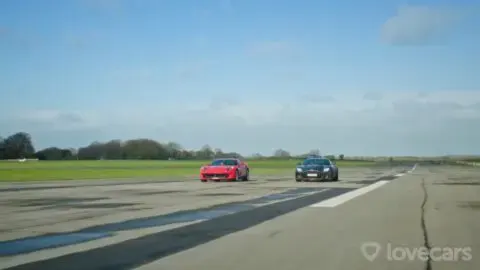 Ferrari 812 Superfast vs Aston Martin DBS Superleggera drag race